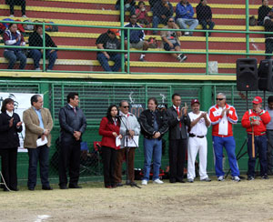 Felicitan a mujeres en regional deportivo