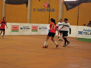 Guerreras Tlaxcala y Estrellas Blancas se llevan la final “Street Soccer”