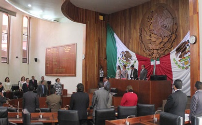 Hacen negocios con iniciativas en el congreso a cambio de aprobar otras a modo