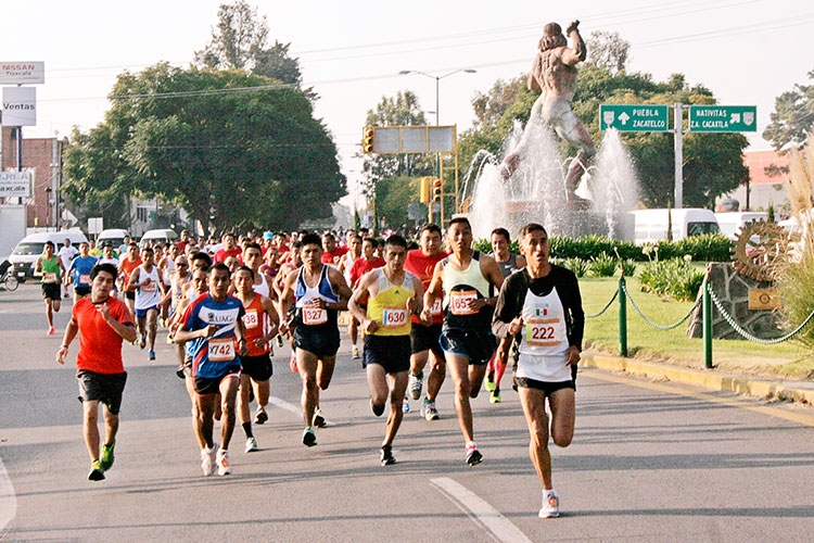 Continúan deportistas en busca de marcas para etapa regional