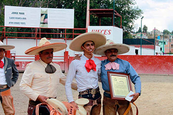 Claudio Rugarcía logra campeonar, Álamos impresionan