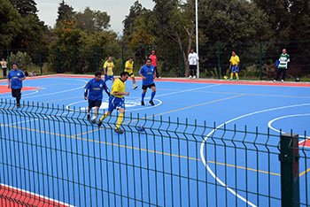 Tecnología de punta en canchas deportivas llega a comunidades 