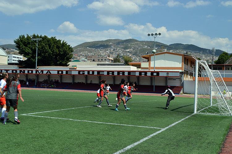 Convocan a participar en torneo estatal de futbol