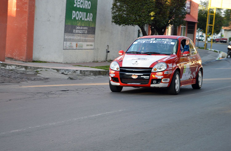 Jorge Chávez y Alberto Sosa campeones del Rally 2014