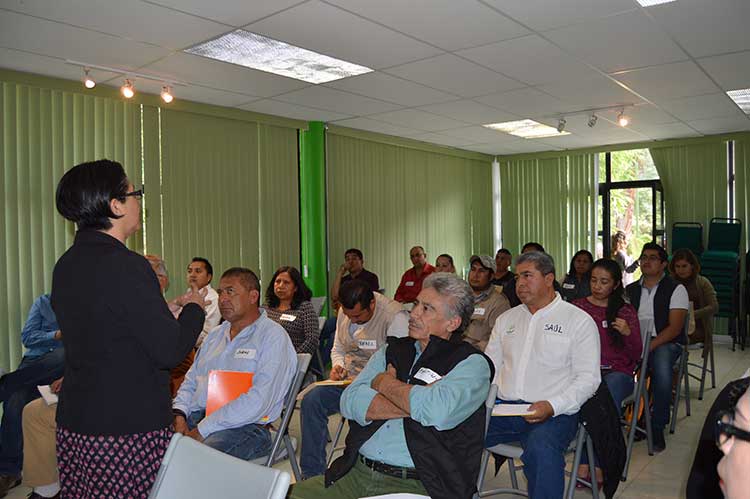 Participa personal de la CGE en taller trabajo en equipo