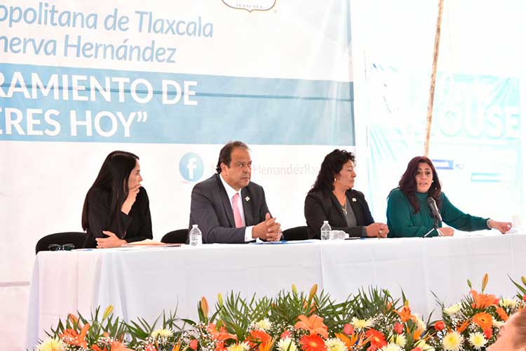 Abordan en la UMT El Empoderamiento de las Mujeres Hoy