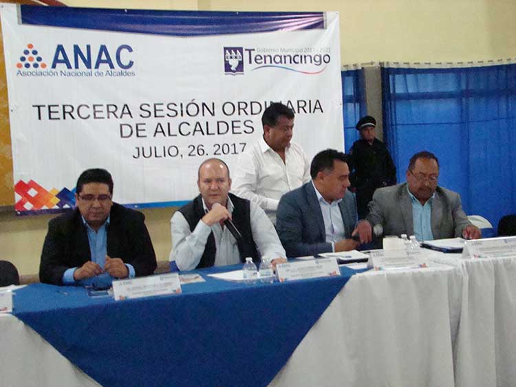 Llama  Juan Corral Mier a cuidar el agua ante abuso en consumo y crecimiento urbano 