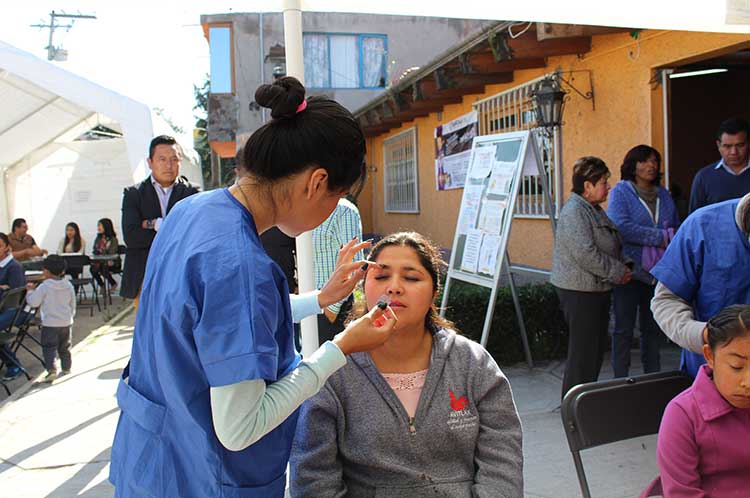 Realiza Apetatitlán primera Feria de servicios