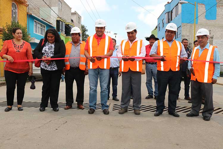 Entrega Héctor Domínguez obras públicas en beneficio de Chiautempan