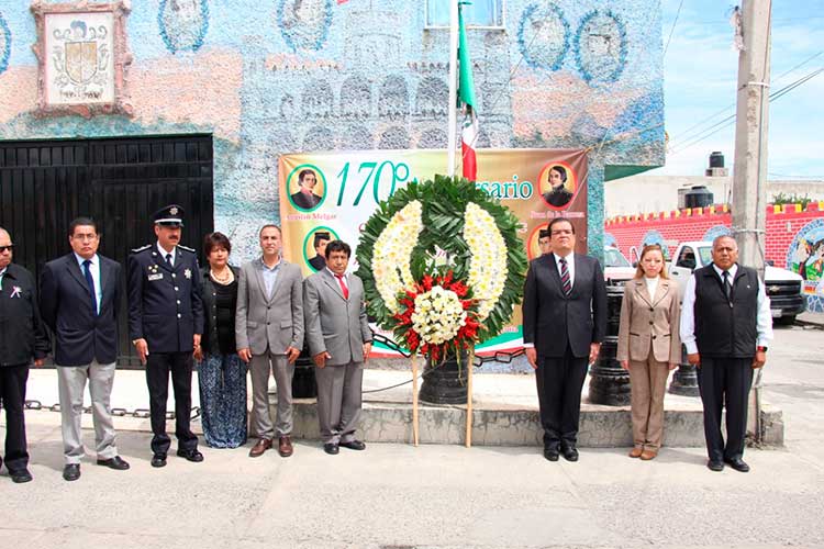 Participan 3 mil niñas y niños en desfile cívico del 13 de septiembre en Huamantla