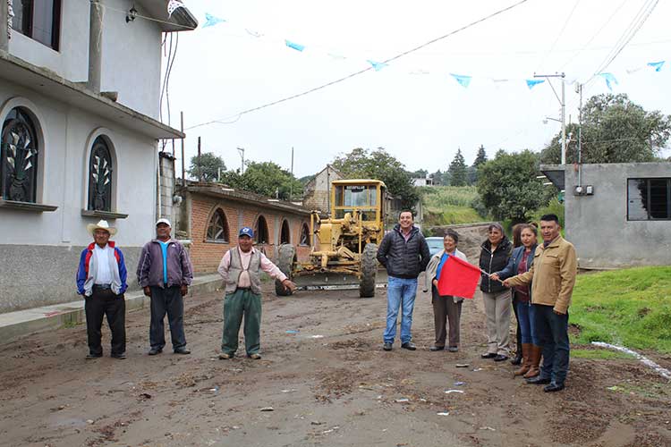 Inician obras de adoquinamiento en la calle Independencia de Tocatlán