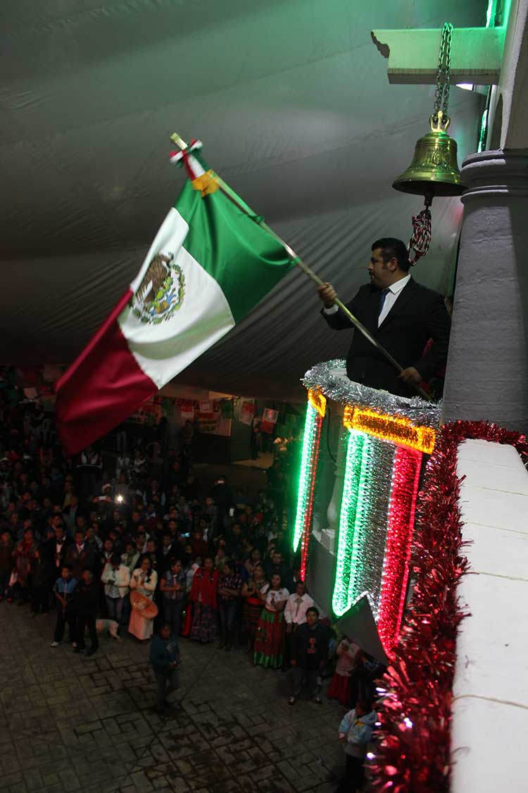 Festejos patrios en Tepetitla de Lardizábal