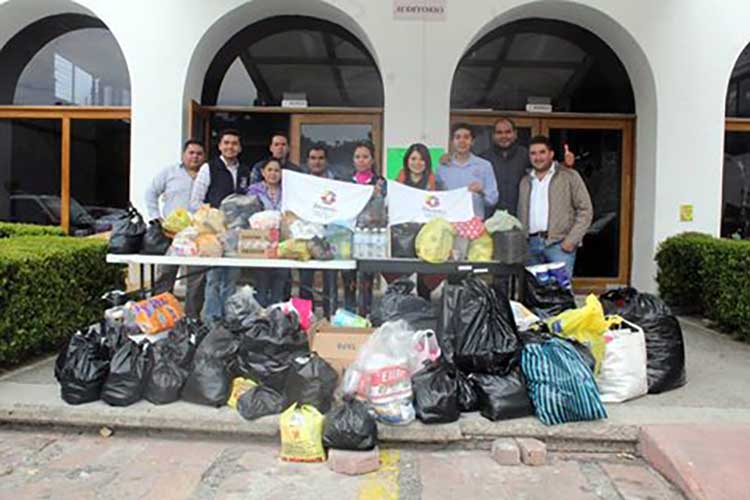 Entrega gobierno municipal de Zacatelco acopio para damnificados