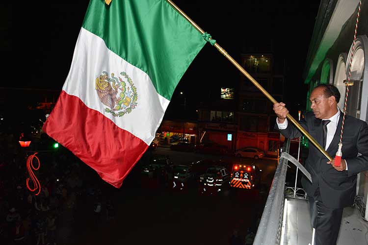 Conmemoran el 207 aniversario de la independencia en Zacatelco