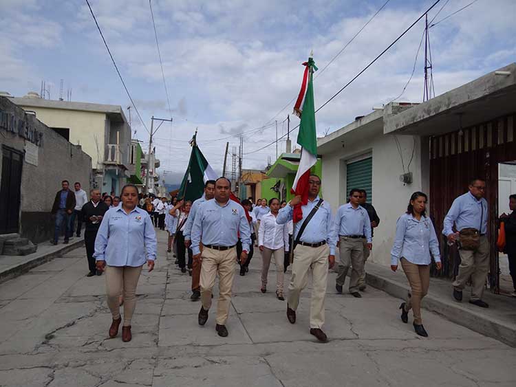 Realizan en Ixtenco desfile cívico del 16 de septiembre