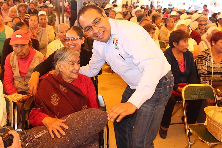 Celebró el ayuntamiento de Ixtenco el Día del Abuelo