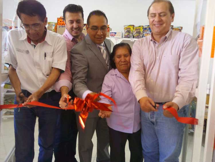 Se inaugura la tienda DICONSA número 64 en Ixtenco