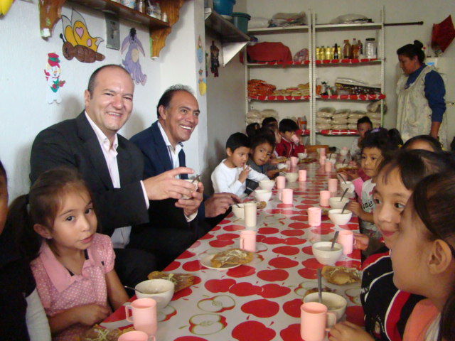 Exhorta Juan Corral a no dejar perder apoyos del Programa “Escuelas al Cien”