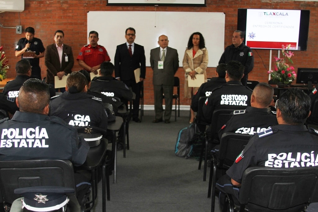 Policías Estatales obtienen certificado de preparatoria