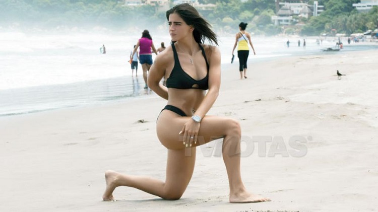 Bárbara de Regil lo vuelve a hacer y deja claro que es la mujer perfecta en bikini