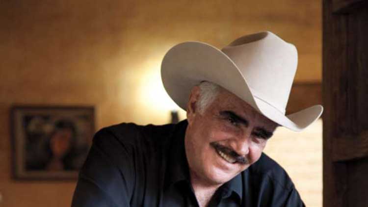 Vicente Fernández brilló por su ausencia en la boda de Vicente Jr