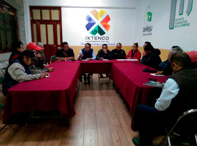 Sostiene alcalde de Ixtenco, reunión con transportistas: Prevén nuevas paradas de colectivas