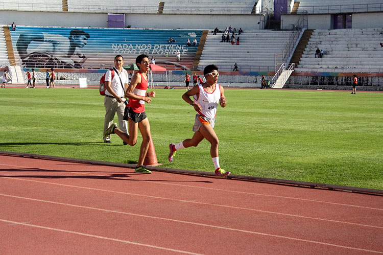 Con triunfos inicia la participación en el atletismo