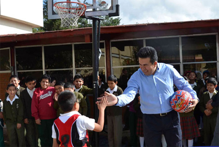 Convoca ayuntamiento capitalino al Torneo inter-escolar de Basquetbol