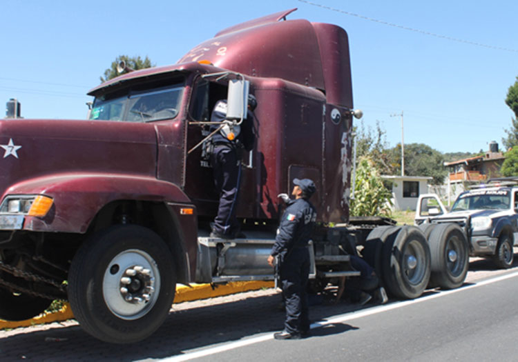 Catea pgje predio y recupera caja seca con mercancía robada