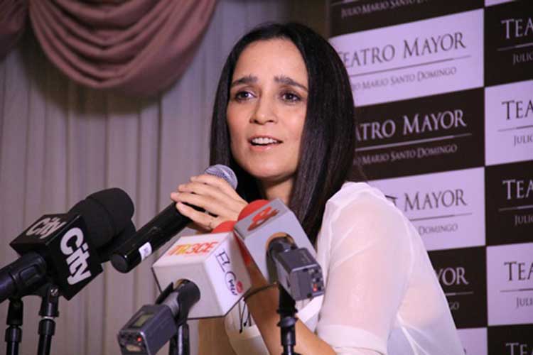 Discurso xenofóbico de Trump se debe tomar en serio: Julieta Venegas